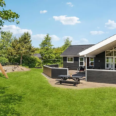 Tyttebaervej I Holiday home *