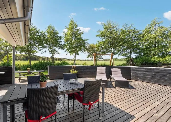 Holiday home Tyttebaervej I