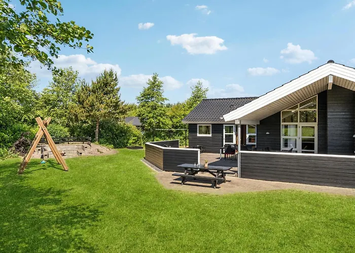 Tyttebaervej I Holiday home *