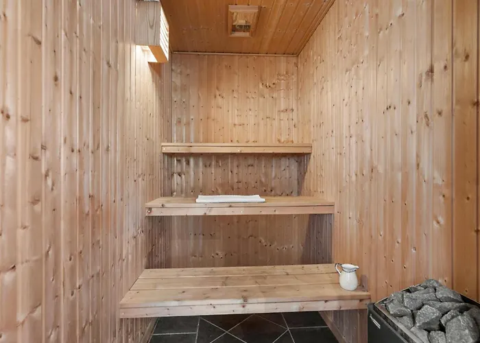 Tyttebaervej I Holiday home *