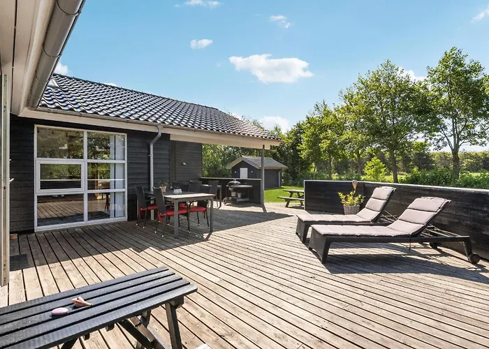 Tyttebaervej I Holiday home